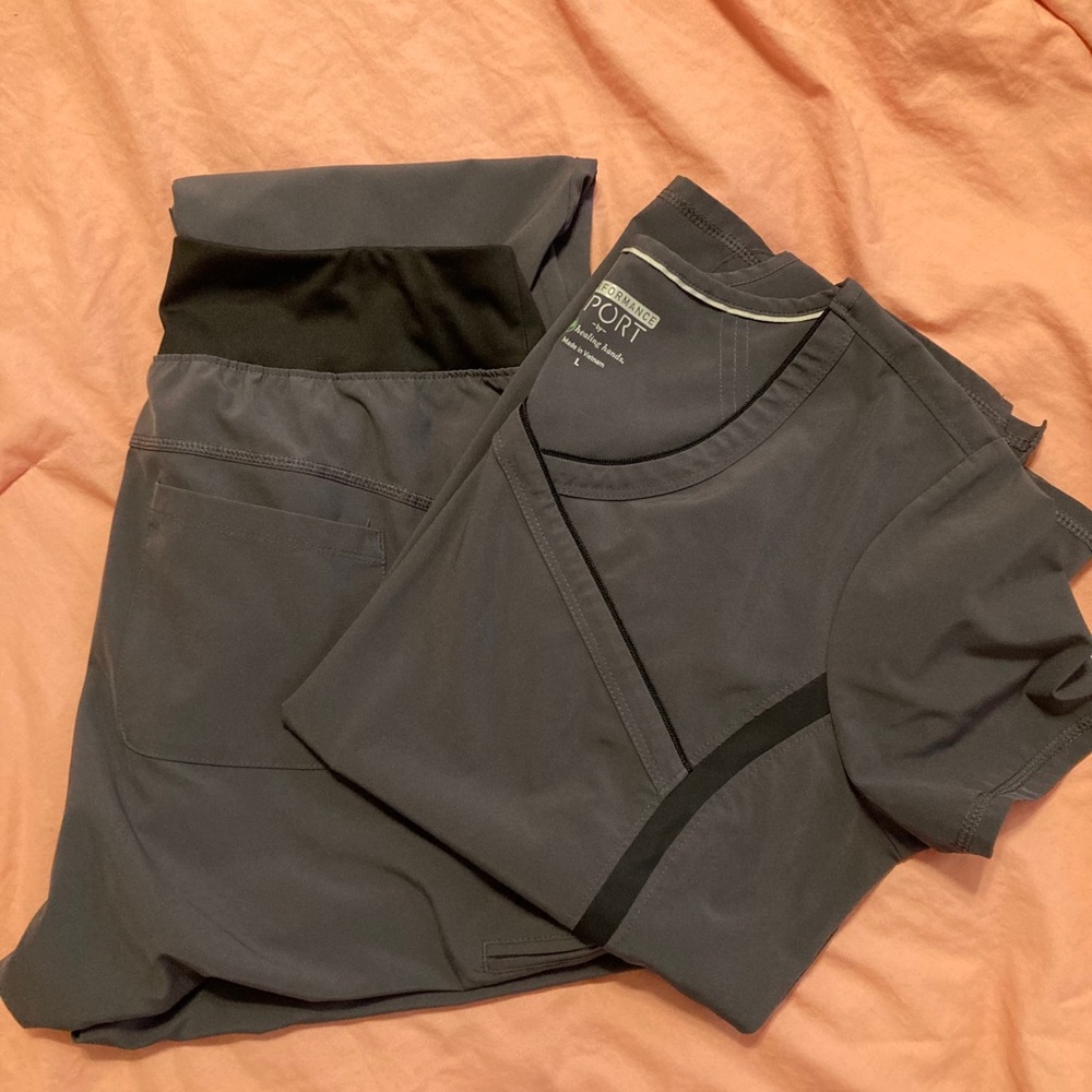Healing Hands Sport Scrub set in size Large.